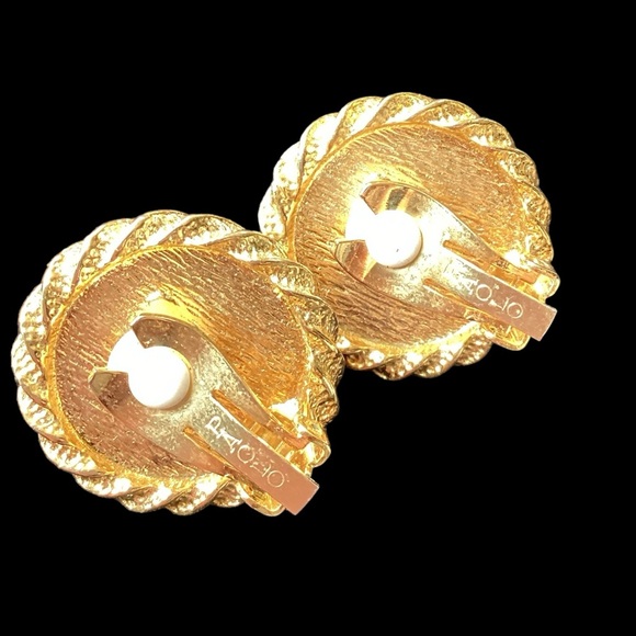 1980 Paolo Gucci Pearl Clip Earrings (t25) - Picture 5 of 7